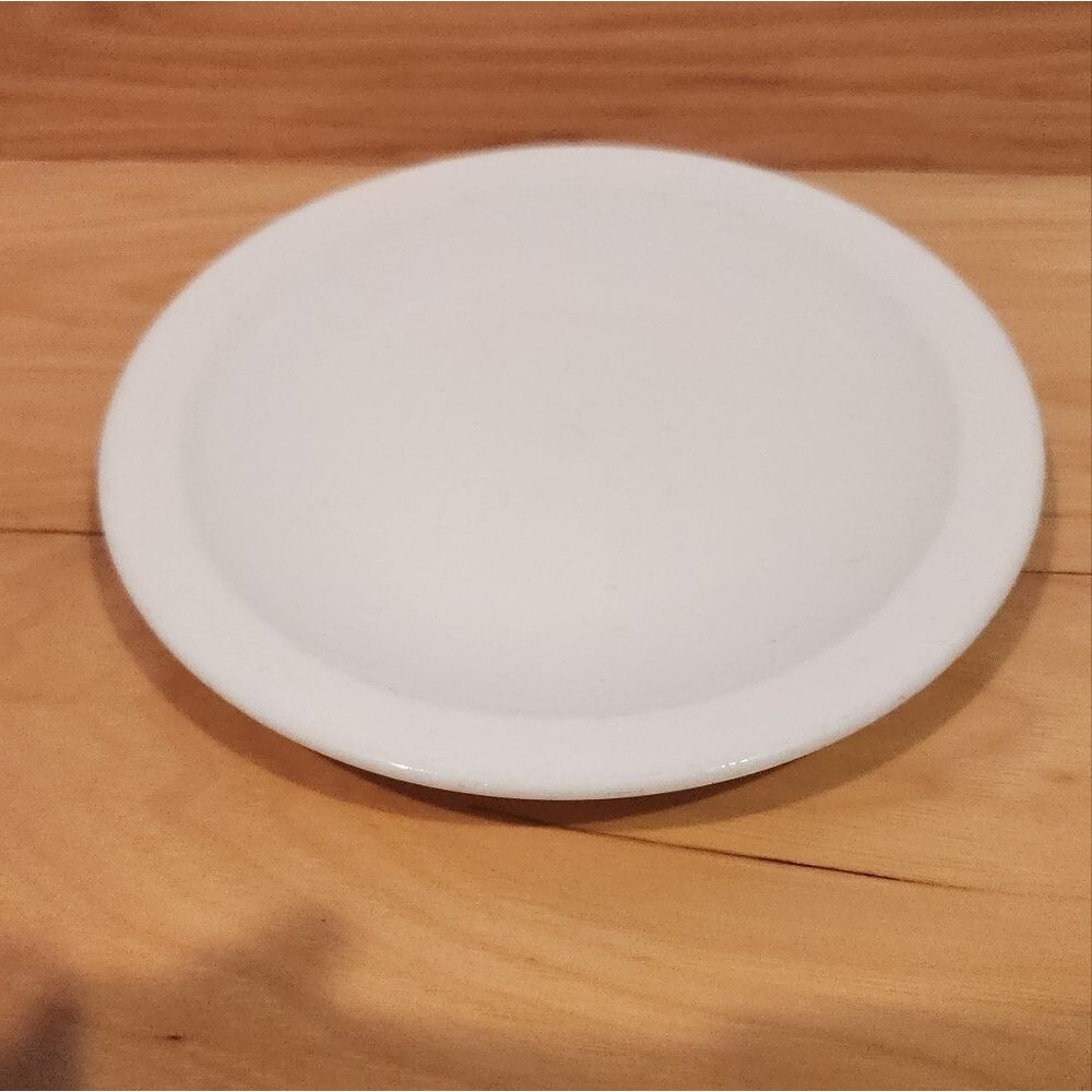 Corning white 6.5in round plate